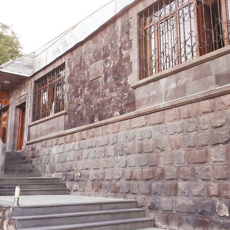 Hotel Vivas Goris Bagian luar foto