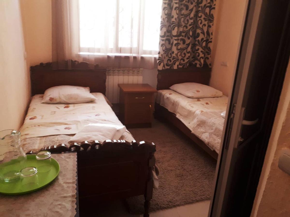 Hotel Vivas Goris Bagian luar foto