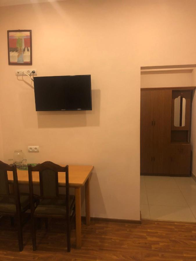 Hotel Vivas Goris Bagian luar foto