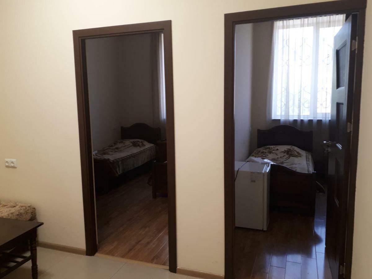 Hotel Vivas Goris Bagian luar foto