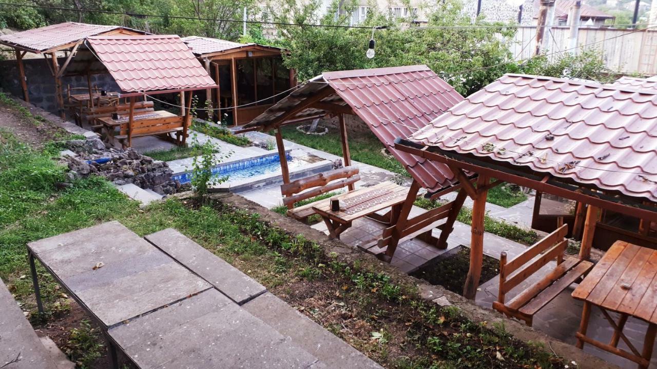 Hotel Vivas Goris Bagian luar foto