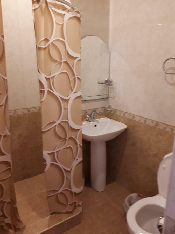Hotel Vivas Goris Bagian luar foto