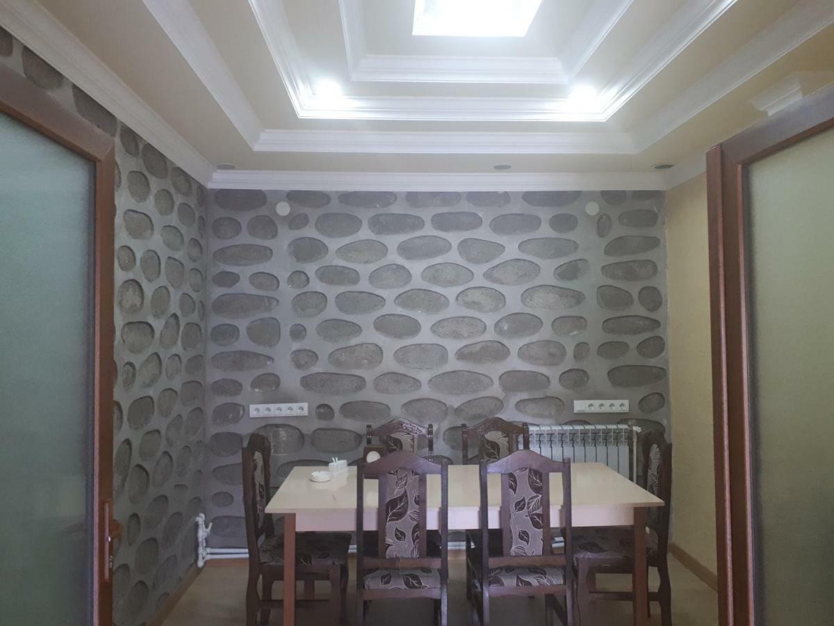 Hotel Vivas Goris Bagian luar foto