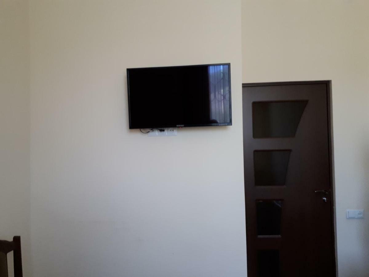 Hotel Vivas Goris Bagian luar foto