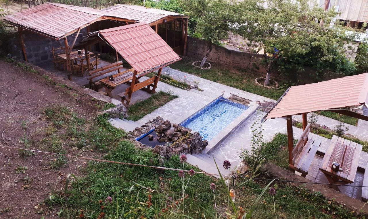 Hotel Vivas Goris Bagian luar foto